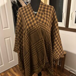 Steve Madden Tan and Brown Houndstooth Poncho